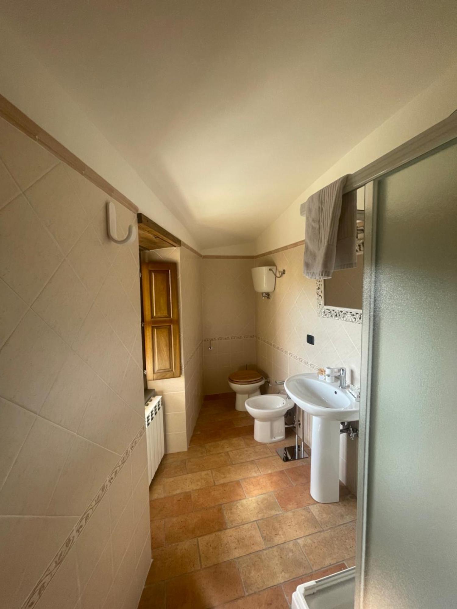 Locale Guest House بييترالونجا المظهر الخارجي الصورة